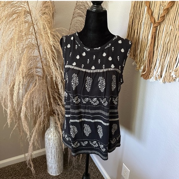 πͺΆ3/$20 LUCKY BRAND Black & White Bandana Patterned CrewNeck Tank-XS - Picture 2 of 15